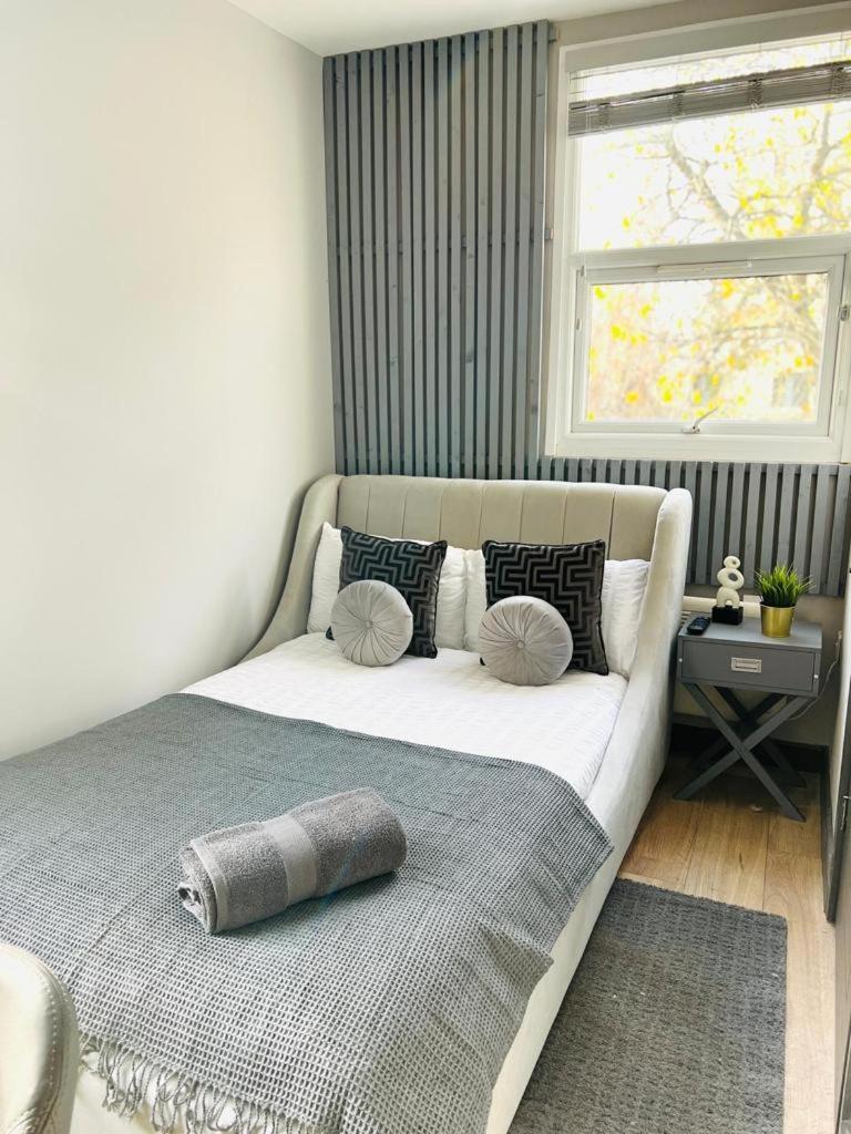 Next To Emirates Stadium Holloway * London