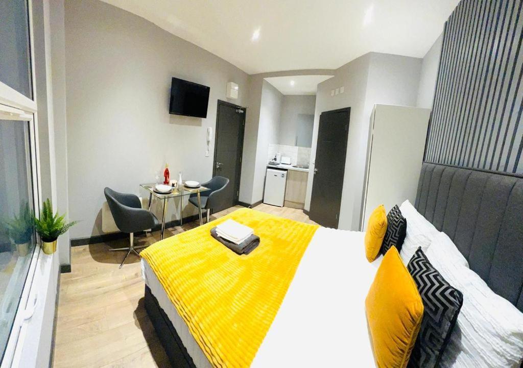 Next To Emirates Stadium Holloway * London