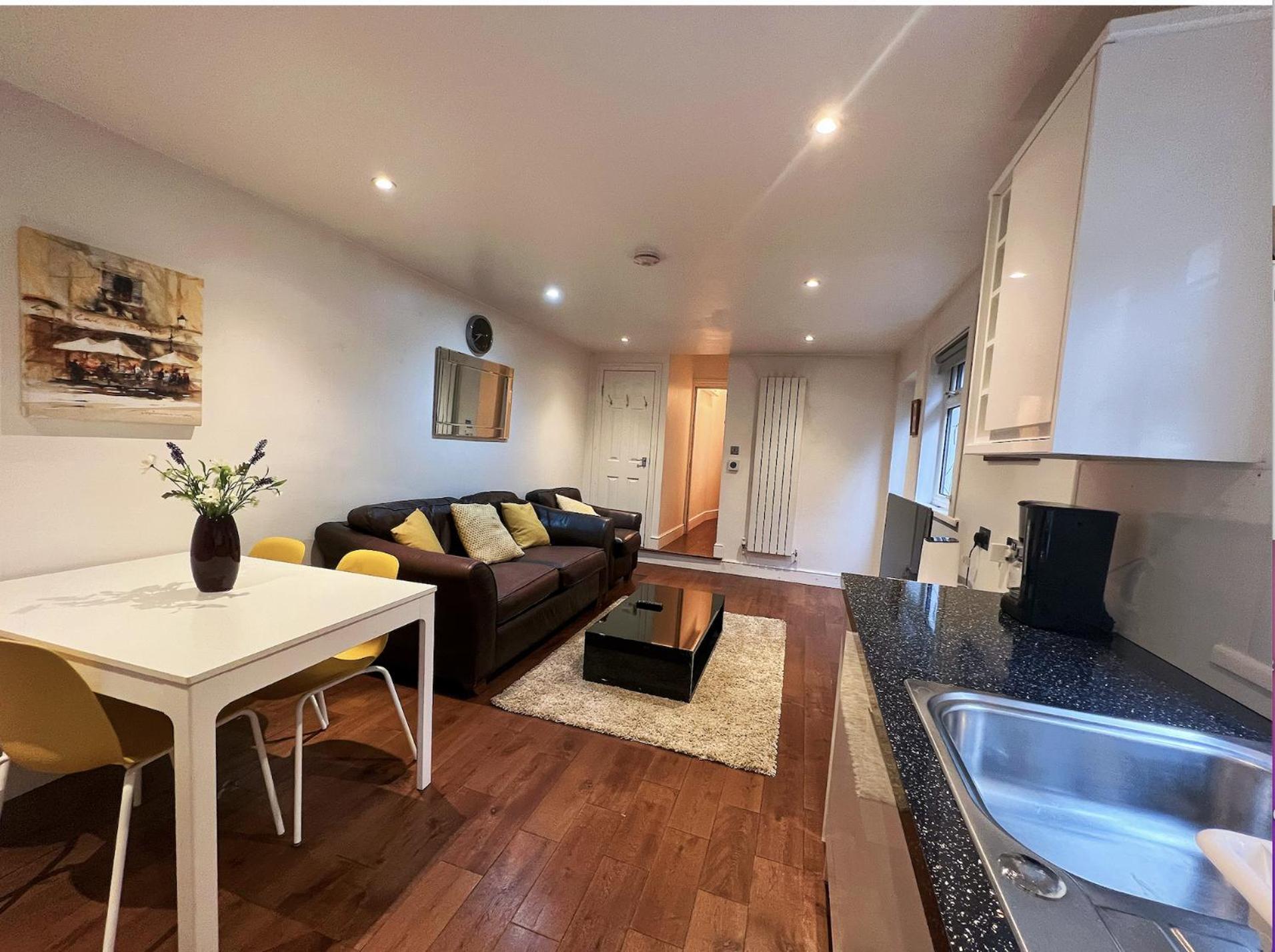 Leilighet Lovely 2 Bedroom Garden Flat In