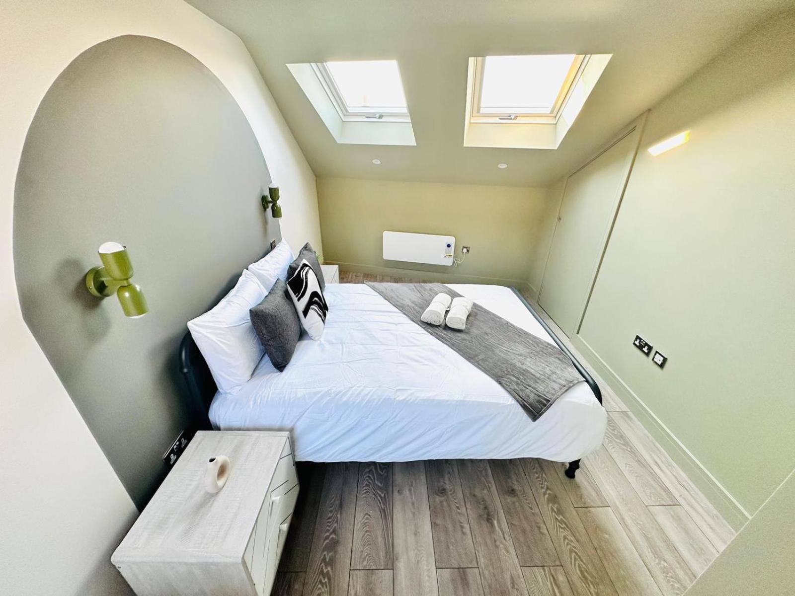 Boutique Ensuite Like *