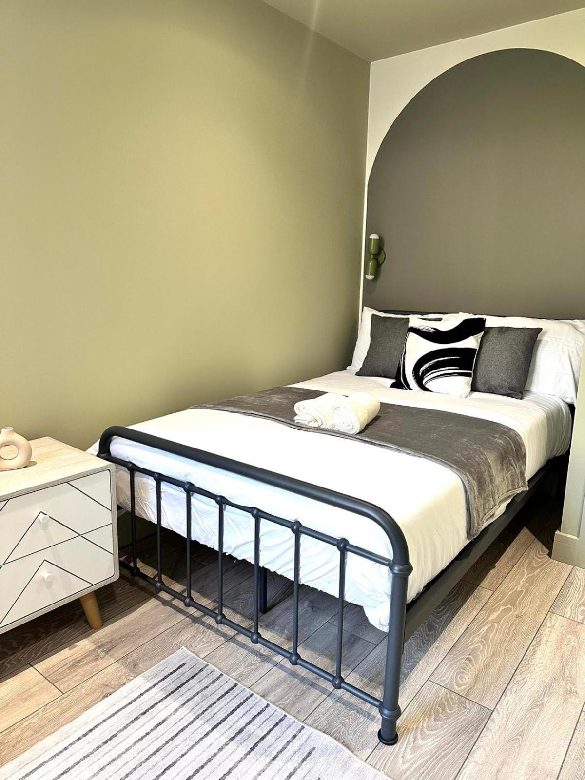 Boutique Ensuite Like *