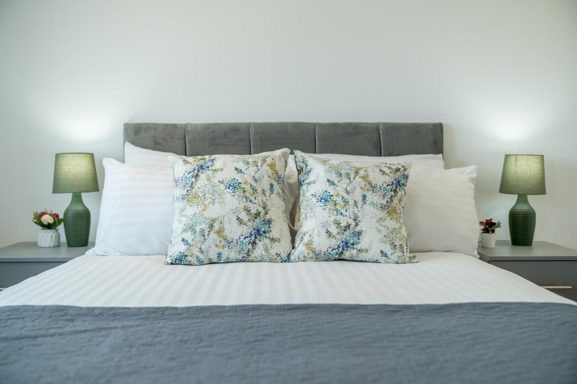 Apartment Skyvillion - River Thames Floor By Woolwich Ferry, Mins To Excel, O2 Arena , Airport With Parking *