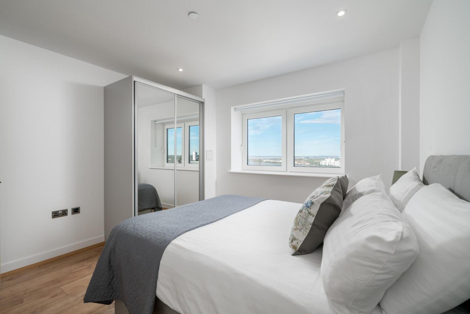 Skyvillion - River Thames Floor By Woolwich Ferry, Mins To Excel, O2 Arena , Airport With Parking Apartment