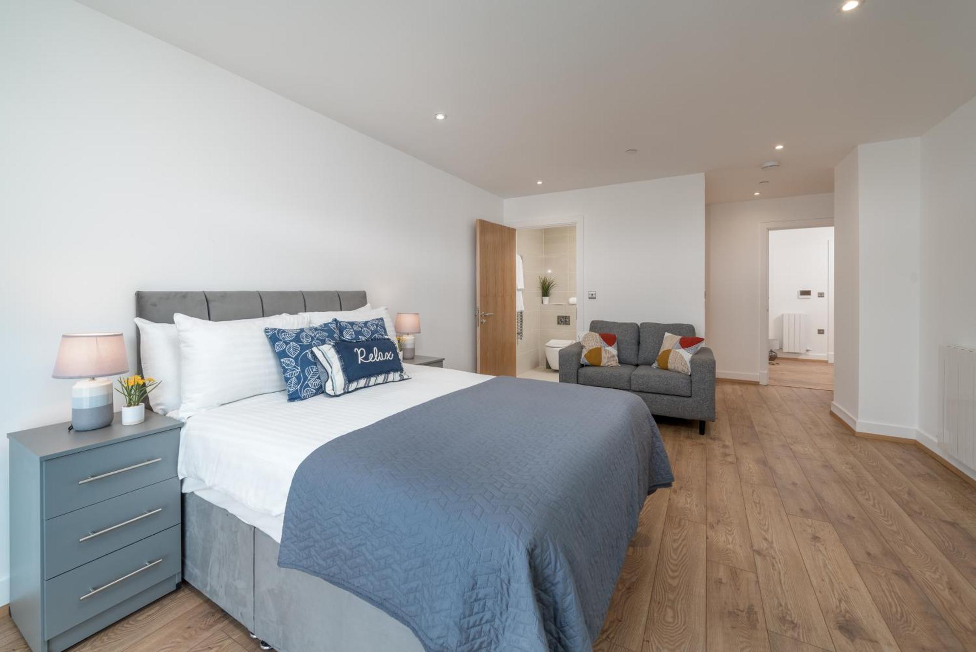 Apartment Skyvillion - River Thames Floor By Woolwich Ferry, Mins To Excel, O2 Arena , Airport With Parking