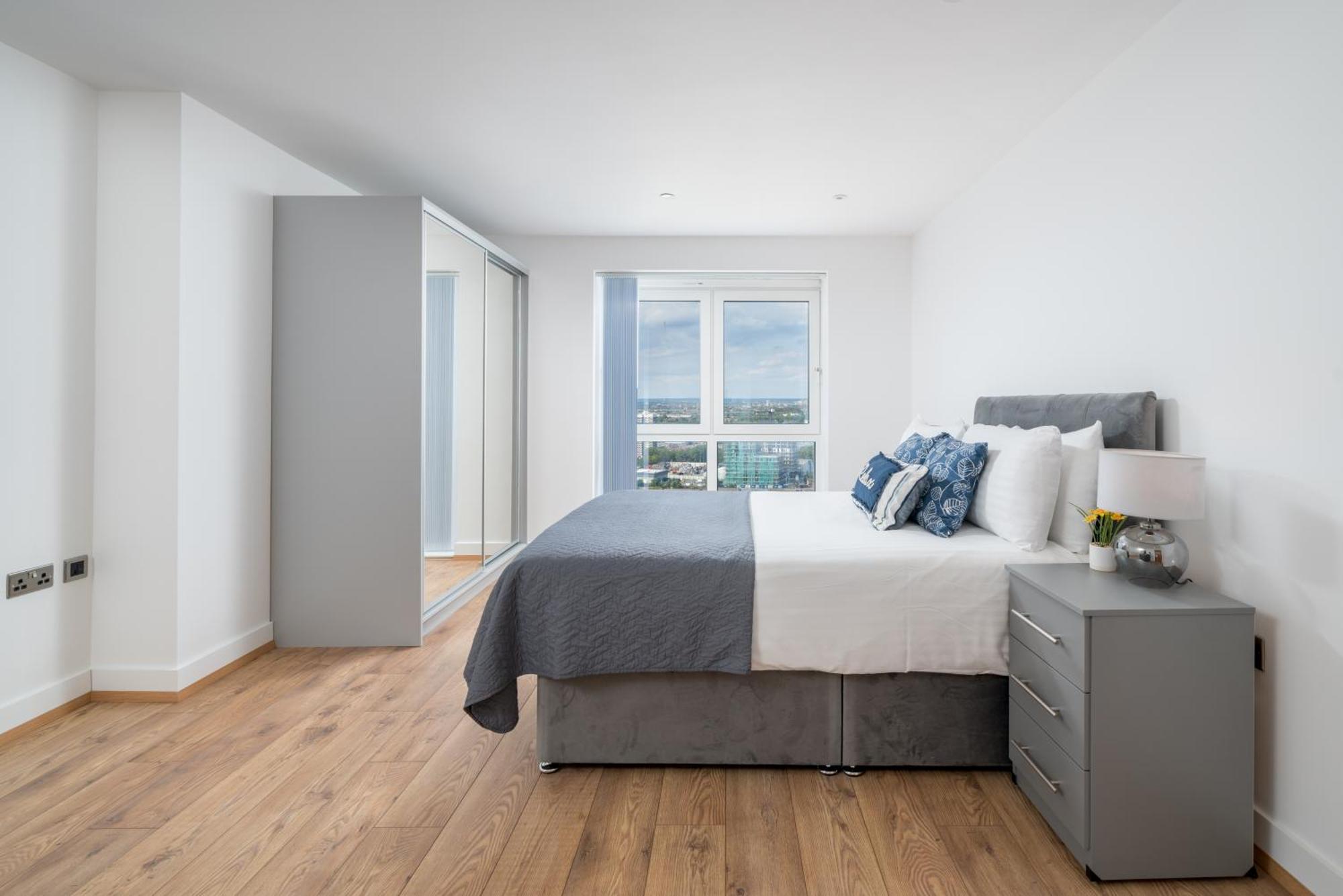 Skyvillion - River Thames Floor By Woolwich Ferry, Mins To Excel, O2 Arena , Airport With Parking Apartment *