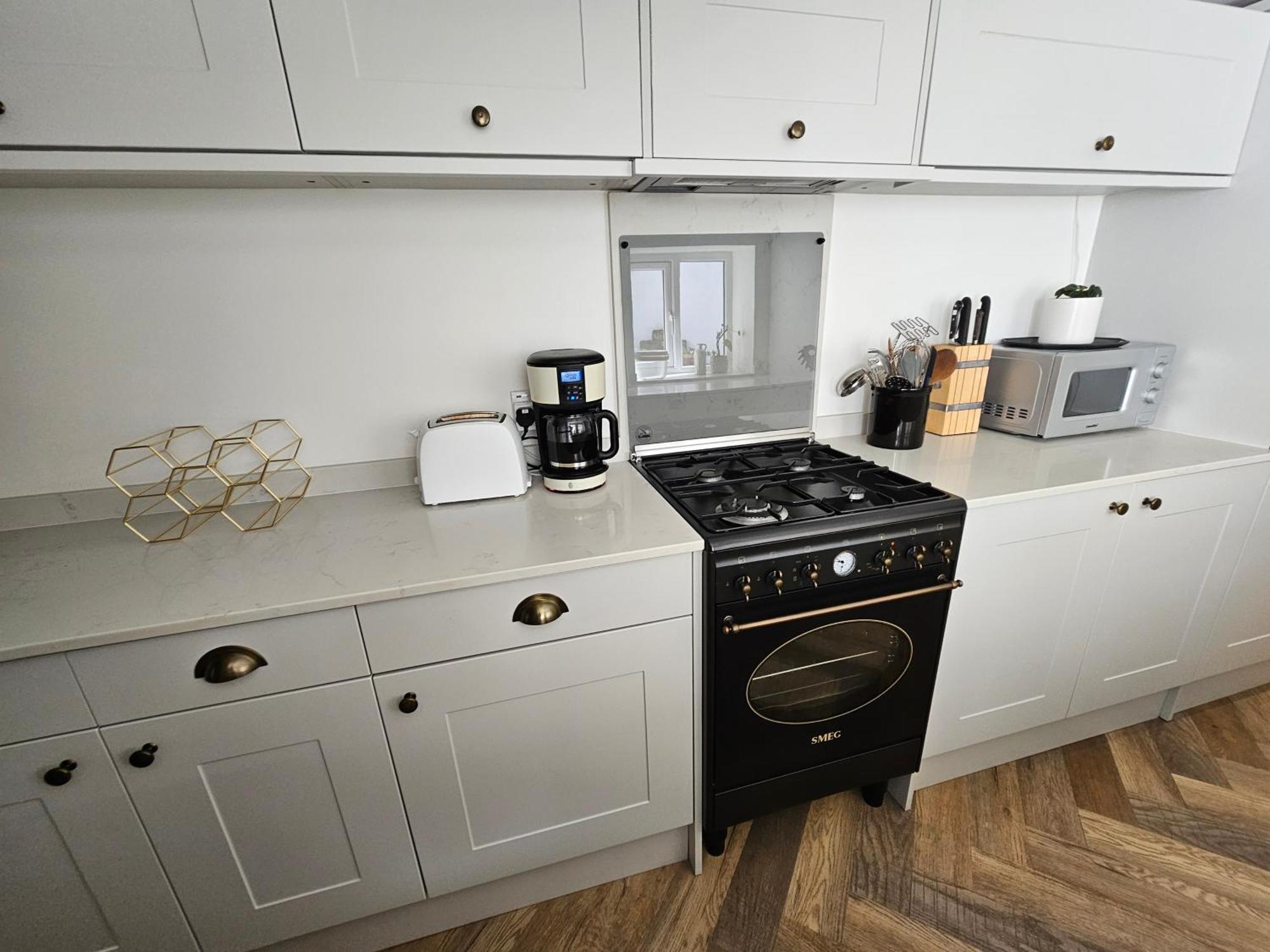 Spacious & Renovated 1-bed Garden Flat In Leilighet London