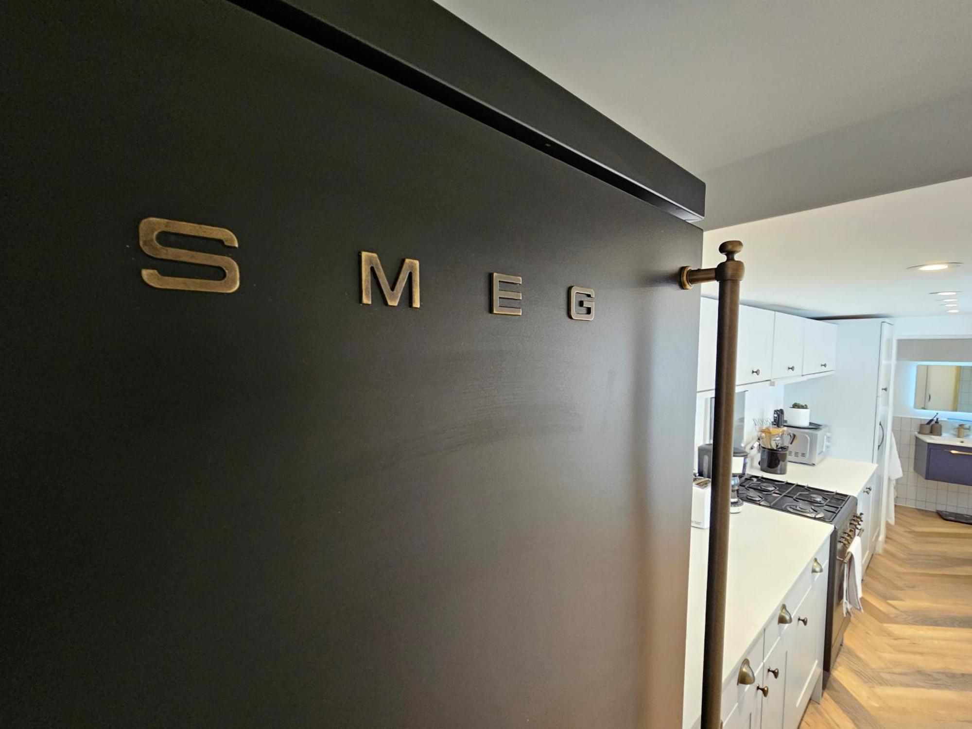 Spacious & Renovated 1-bed Garden Flat In * London