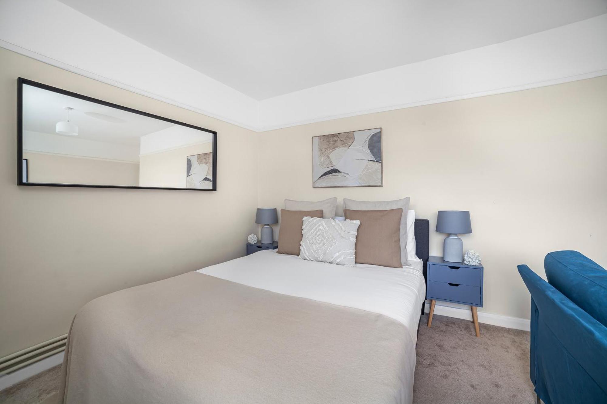 Apartment The Acton Luxury Premium London