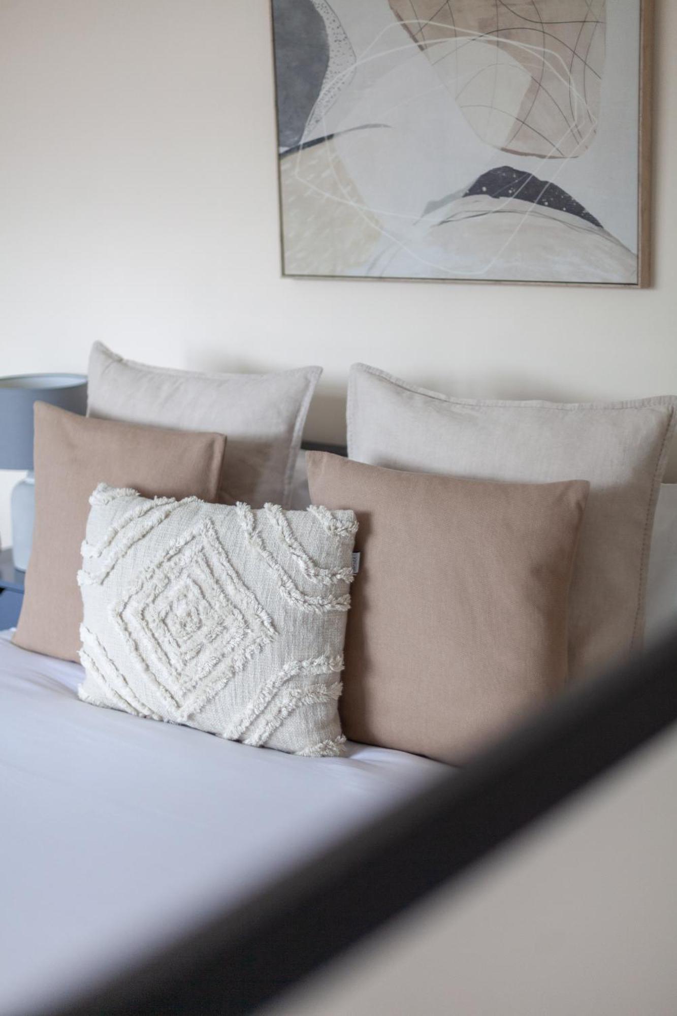 Apartment The Acton Luxury Premium London