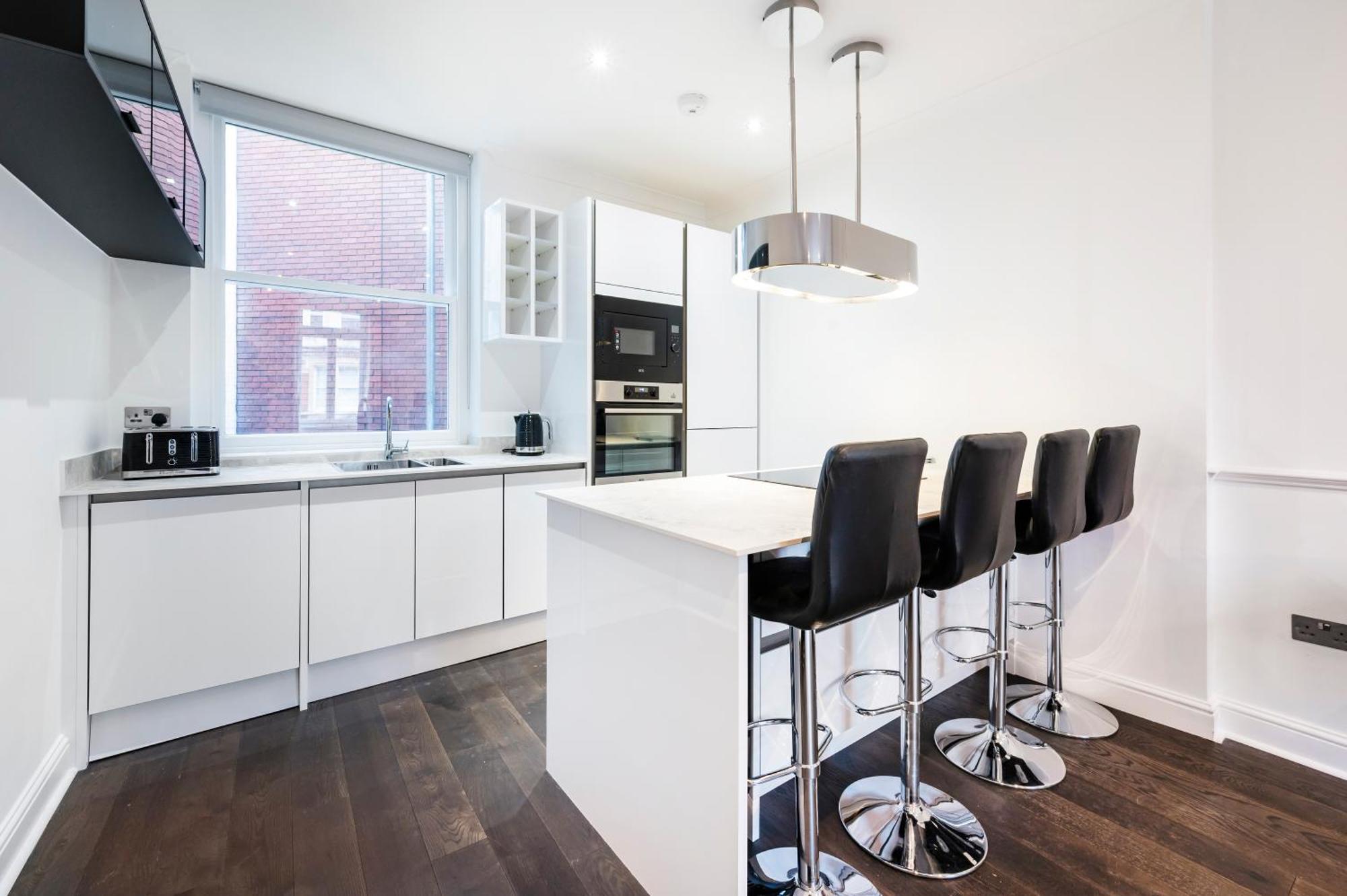 High End Two Bedroom Apartment, Covent Garden