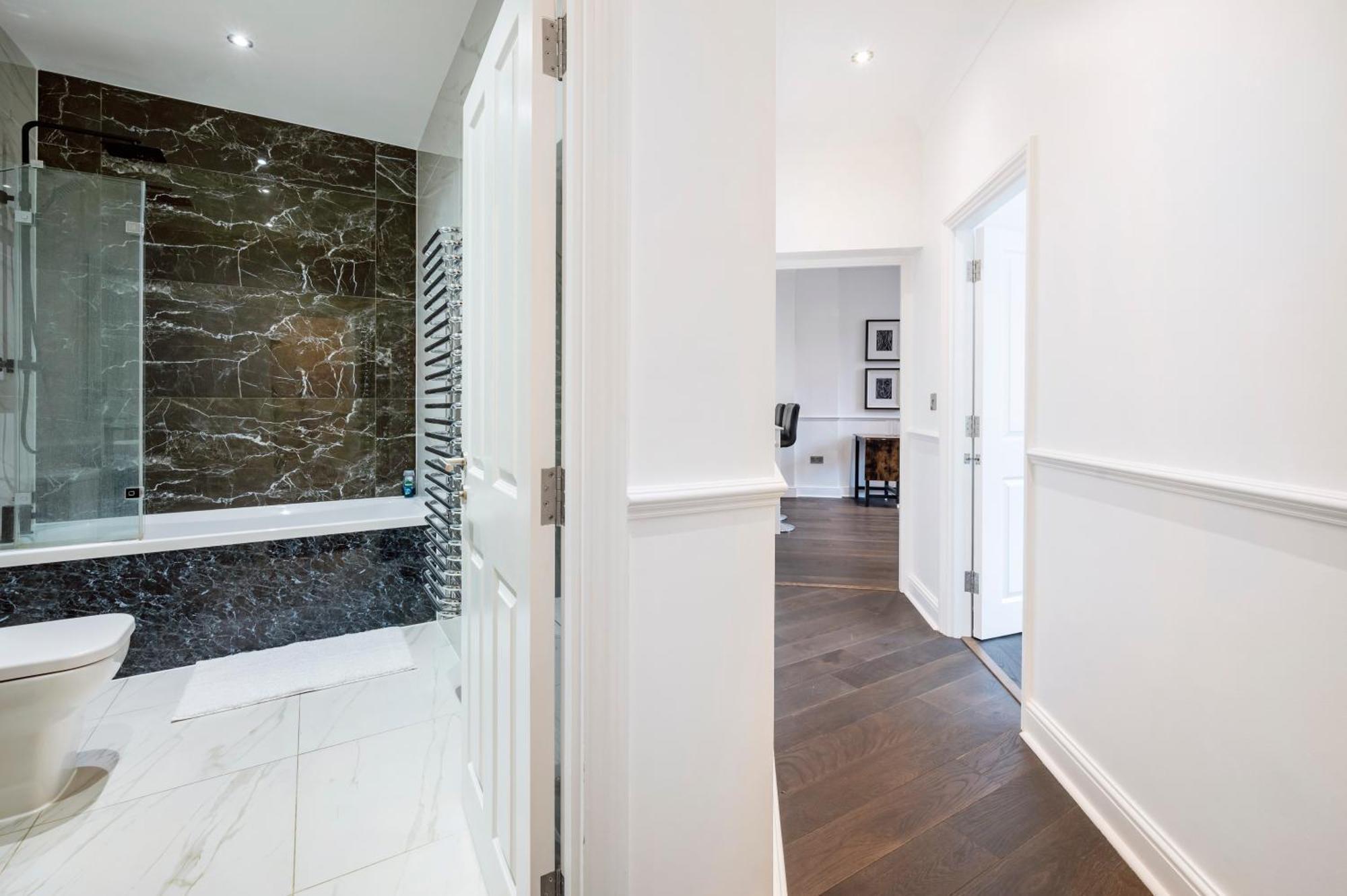 High End Two Bedroom Apartment, Covent Garden Apartment London