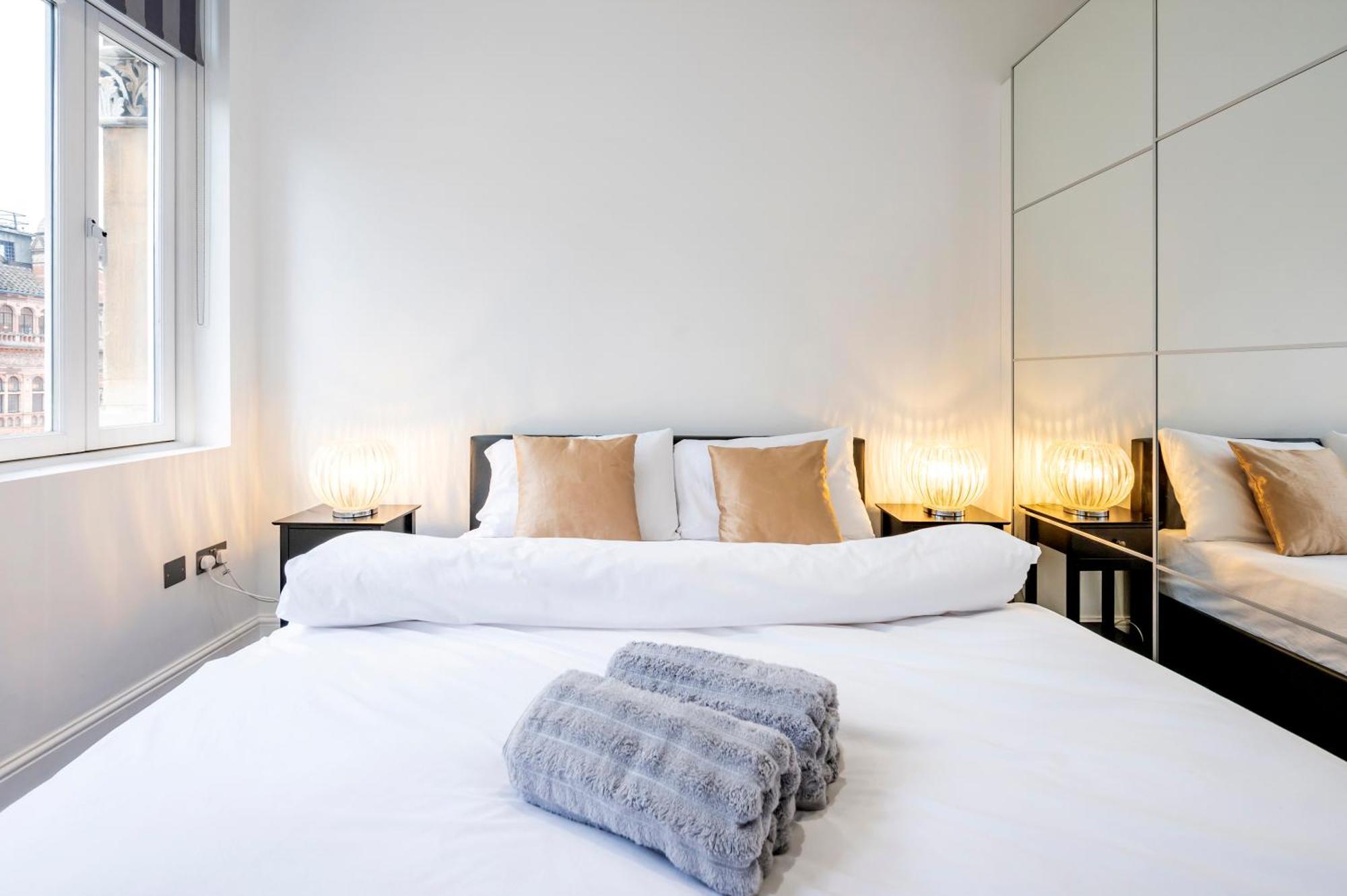 High End Two Bedroom Apartment, Covent Garden London