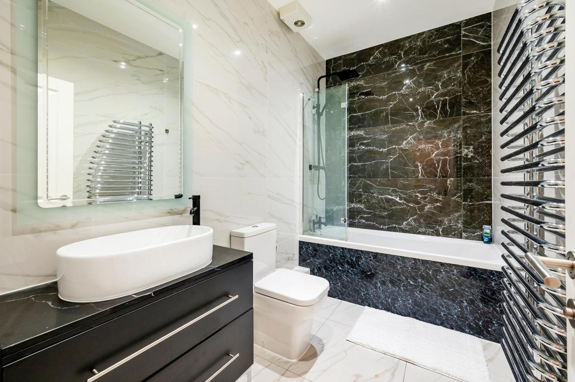 High End Two Bedroom Apartment, Covent Garden Apartment London