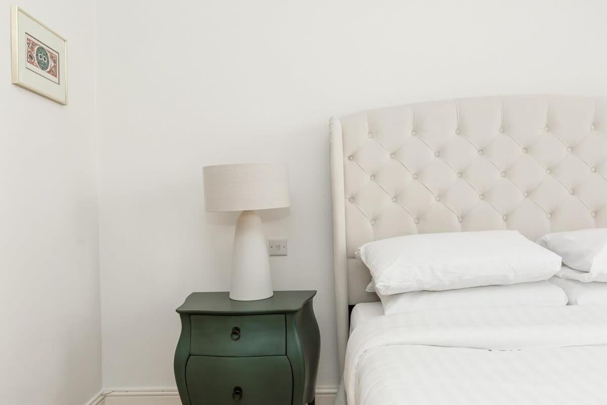 Stunning 3br With Terrace In Knightsbridge Holiday home