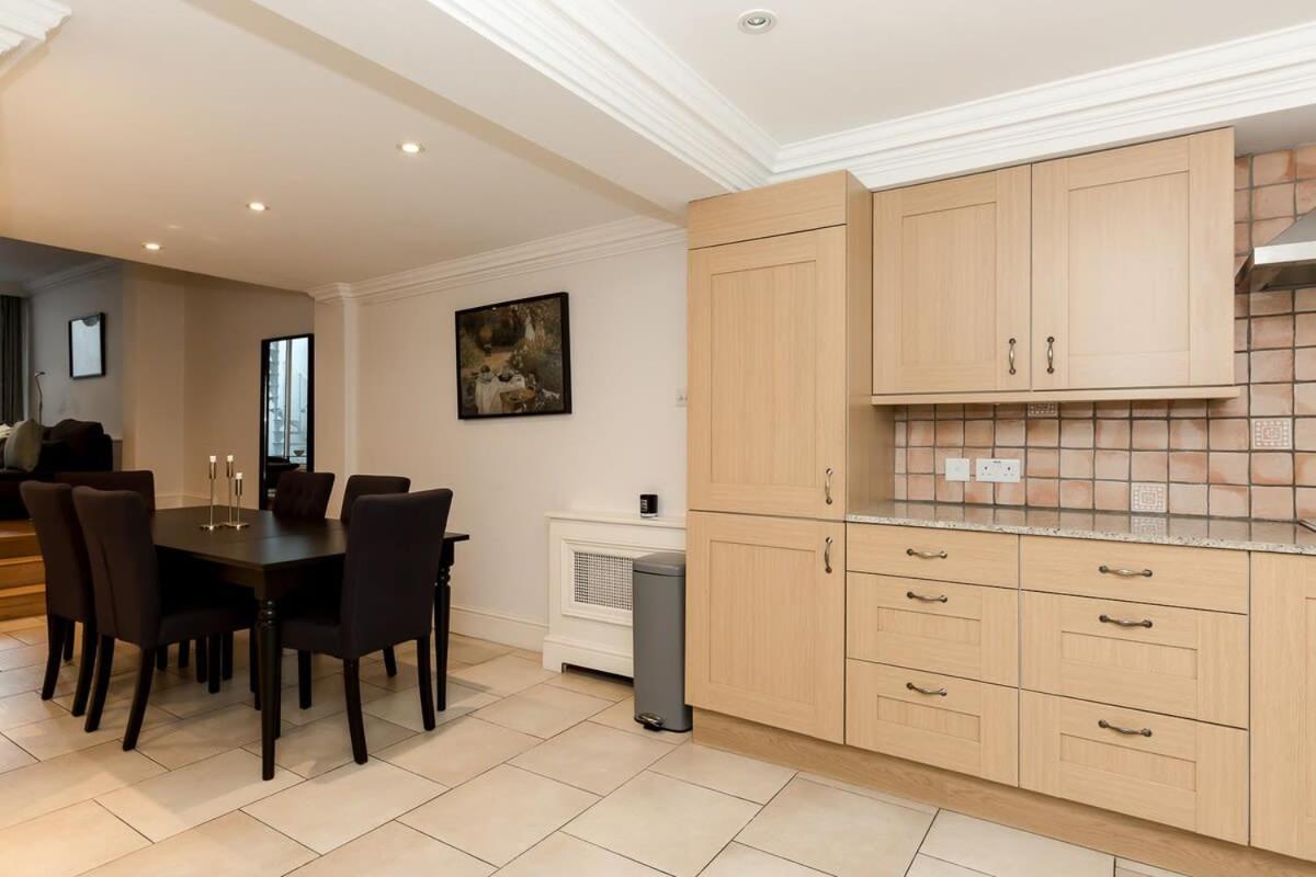 Stunning 3br With Terrace In Knightsbridge Holiday home *