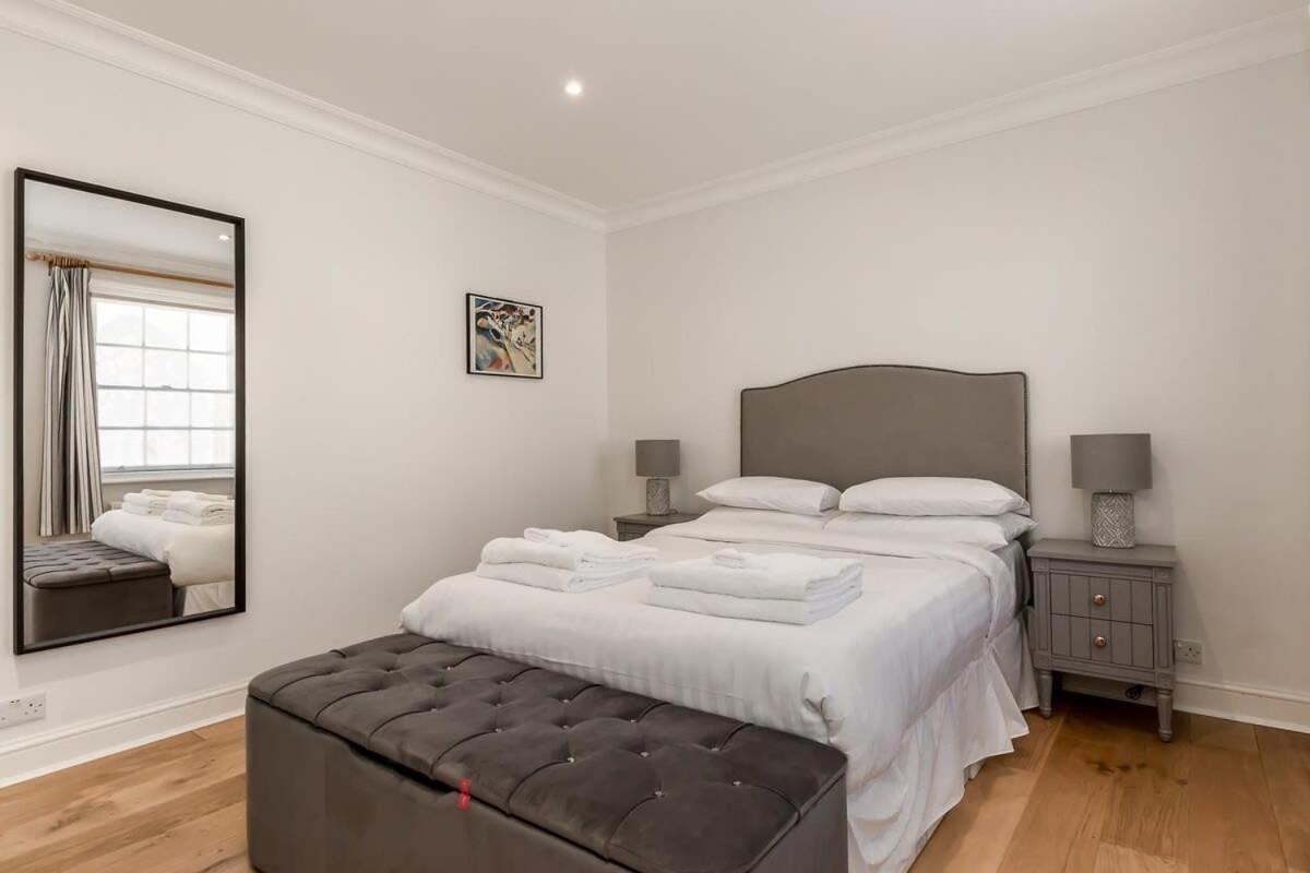 Stunning 3br With Terrace In Knightsbridge Holiday home London