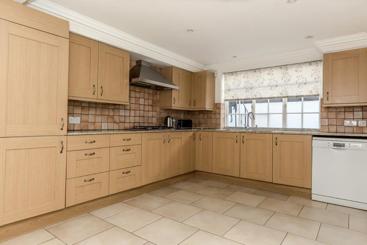 Stunning 3br With Terrace In Knightsbridge Holiday home *