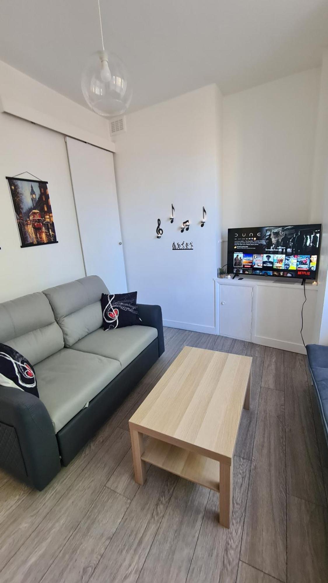 Beethoven St One Bedroom Flat - 3 Beds Up To 4 Adults Apartment London