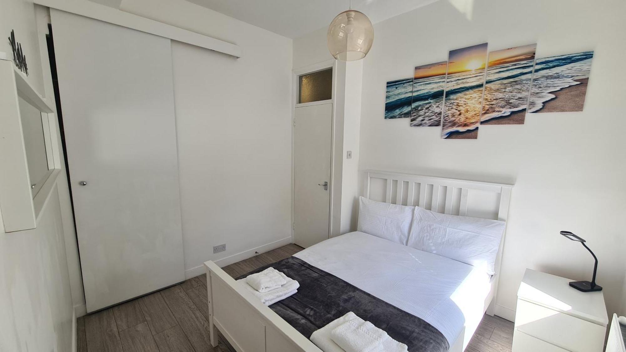 Beethoven St One Bedroom Flat - 3 Beds Up To 4 Adults Apartment *