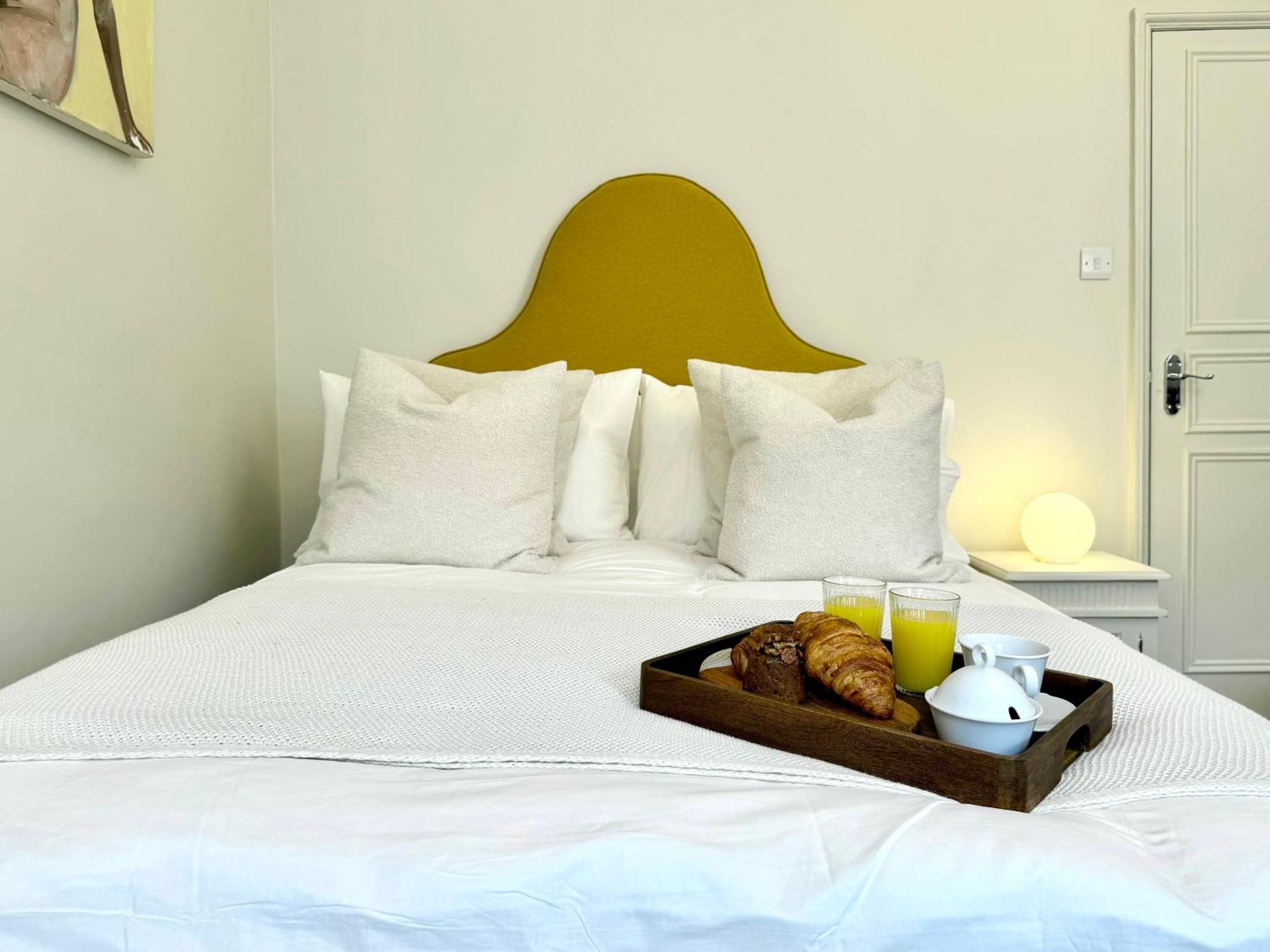 Crawford Street Studio, By The Design Traveller Apartment *