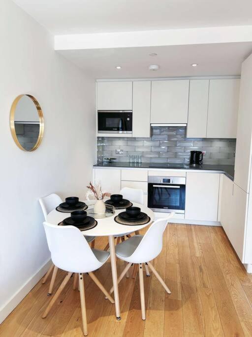 Superb Luxury 1bed Apartment *