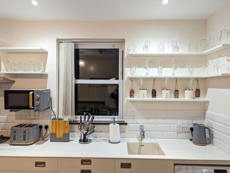 Charming 3br In Trendy Tottenham Neighborhood * London