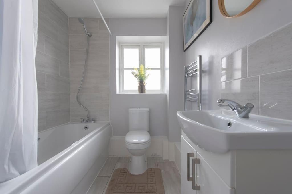 Lovely 2 Bedroom With River & View * Londen