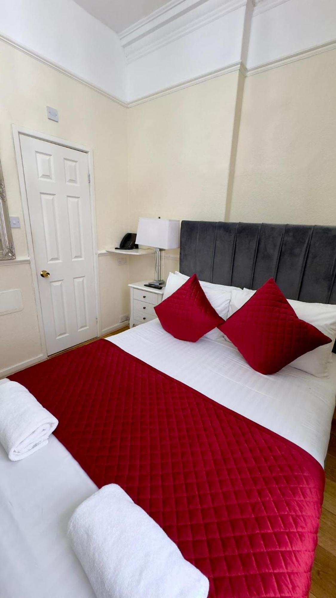 Hotel Classic Hyde Park 2*