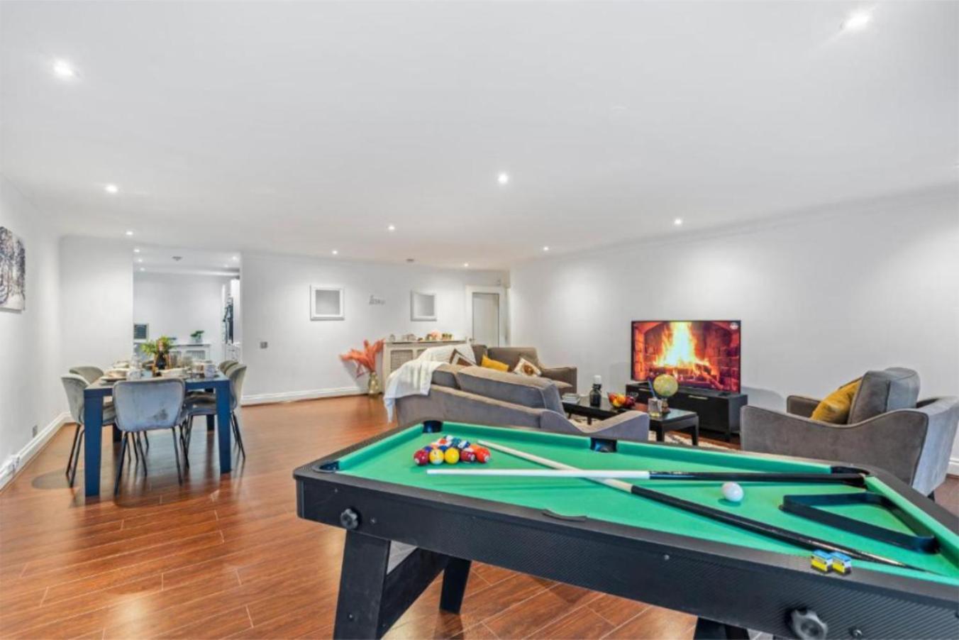 Leilighet Spacious 2 Bedroom Flat With Pool Table Opposite Green Park 7 *