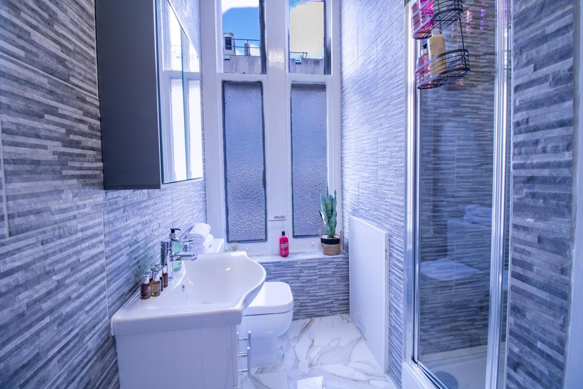 Modern 2-bedroom On Oxford Street 8gc Apartamento *
