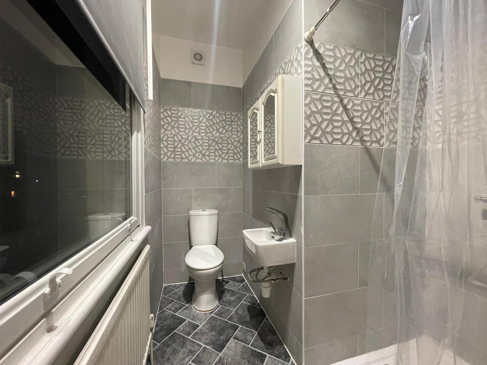Accommodatie bij particulieren With Private Bathroom And Shared Kitchen Londen