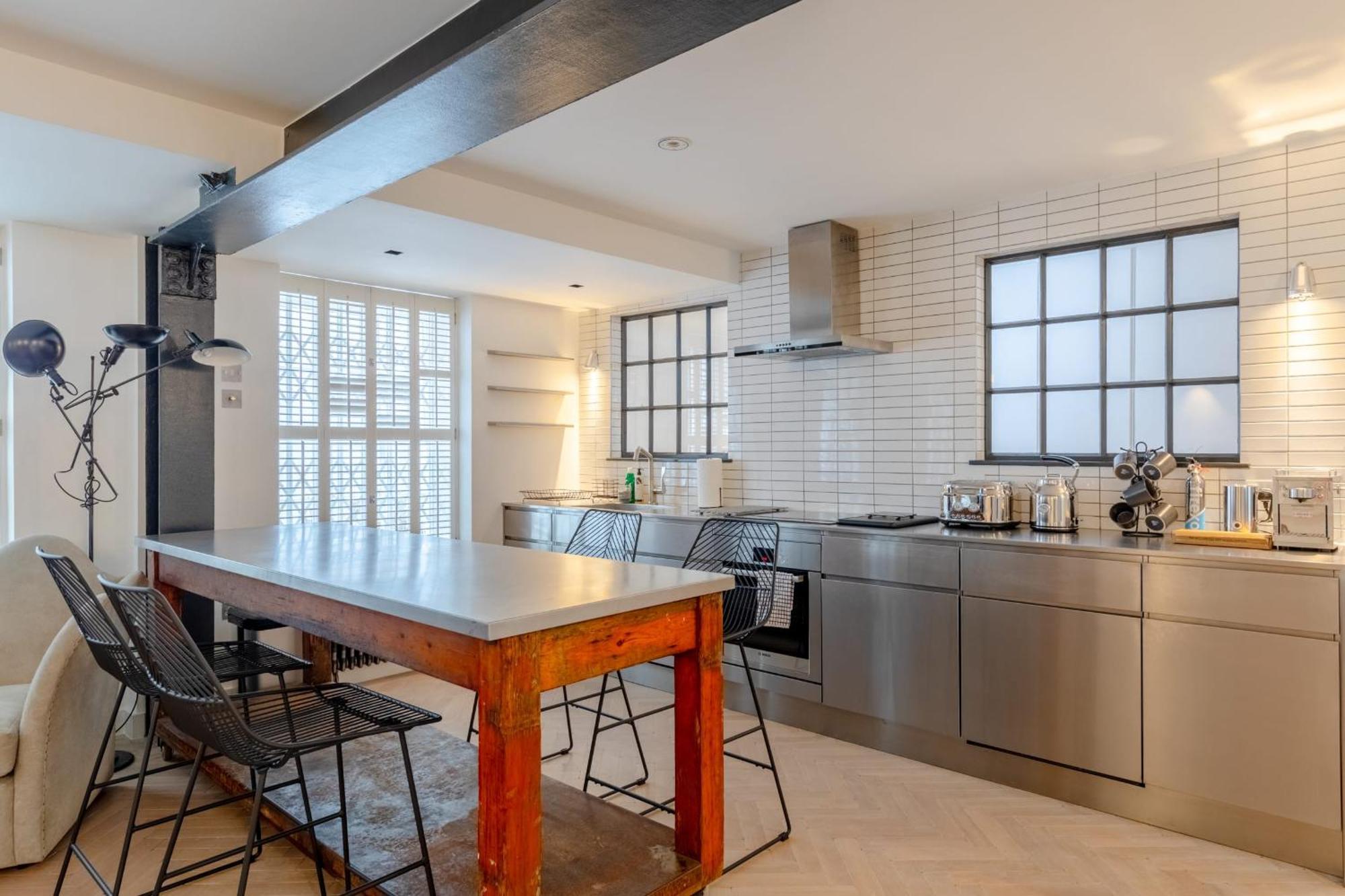 Sleek & Stylish 2bd Flat - Warren Street Appartement