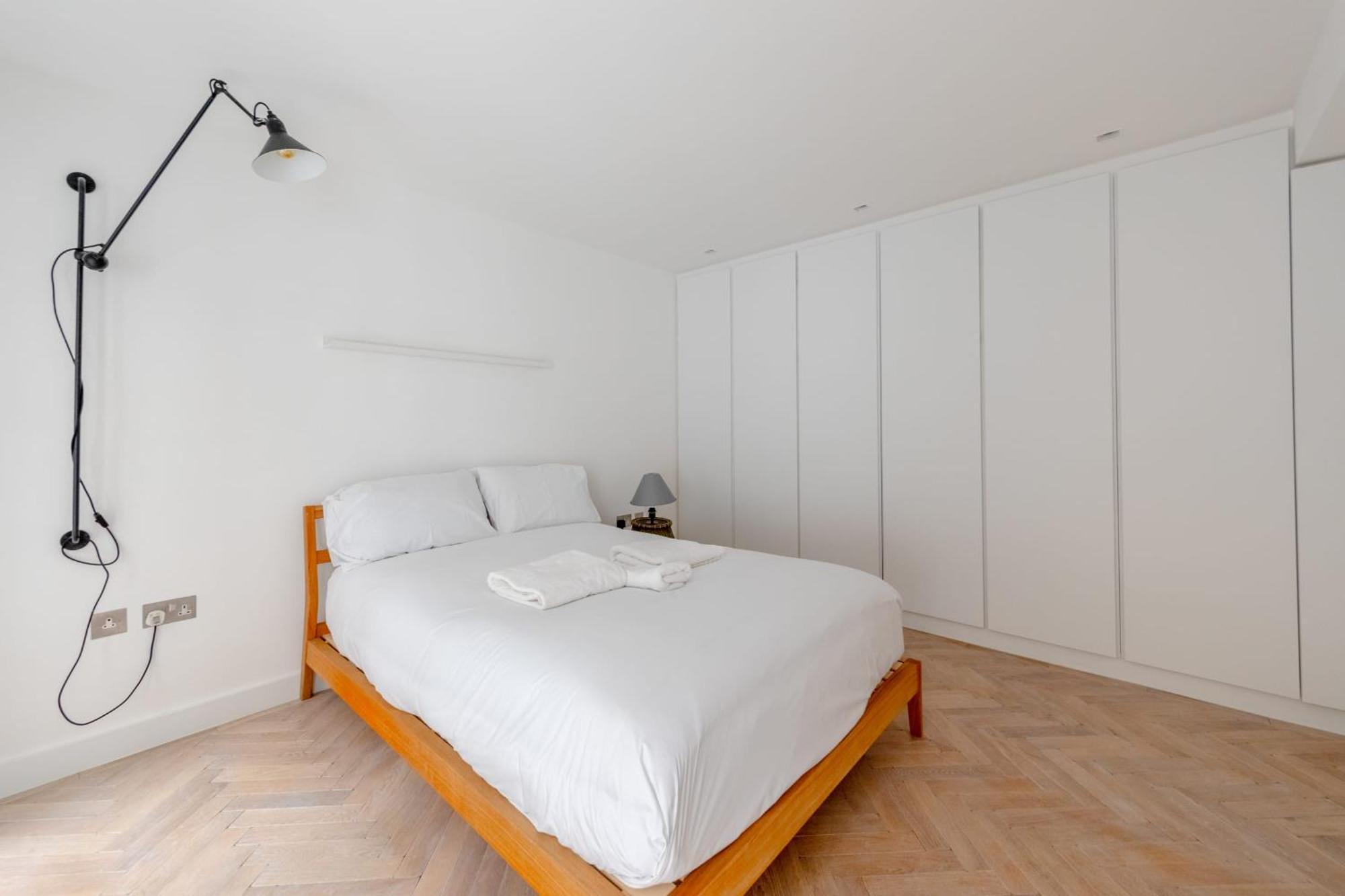 Sleek & Stylish 2bd Flat - Warren Street Appartement