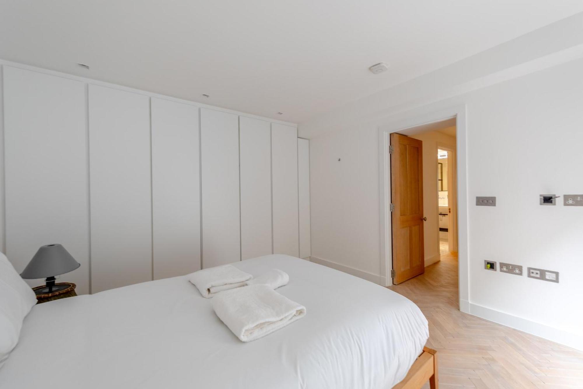 Appartement Sleek & Stylish 2bd Flat - Warren Street Londen