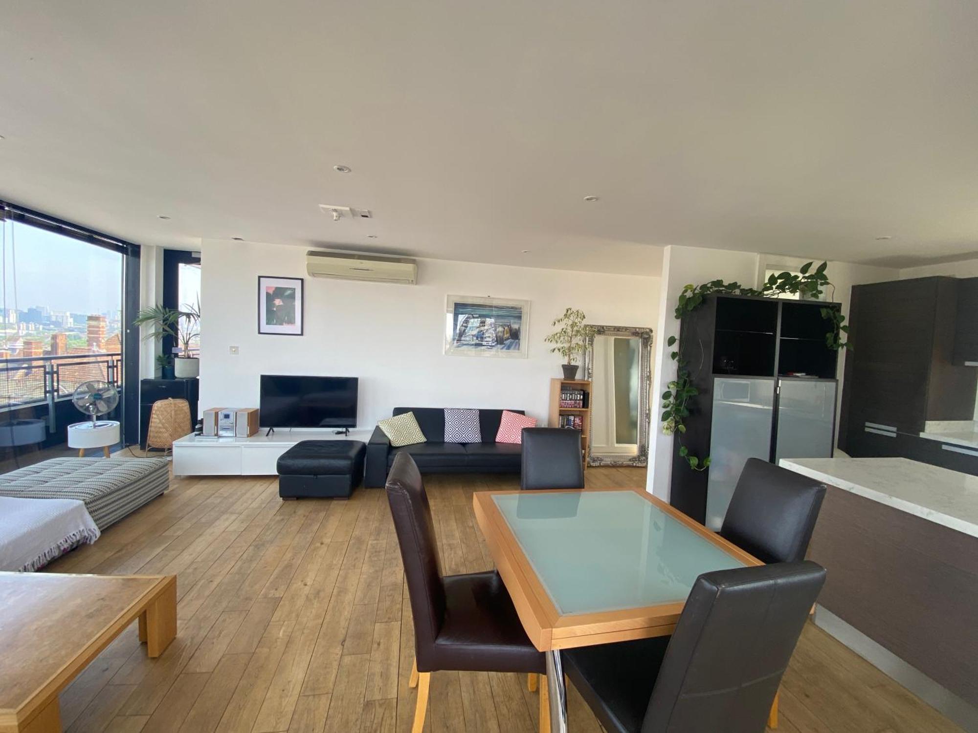 Penthouse In Battersea Amazing Views Of London
