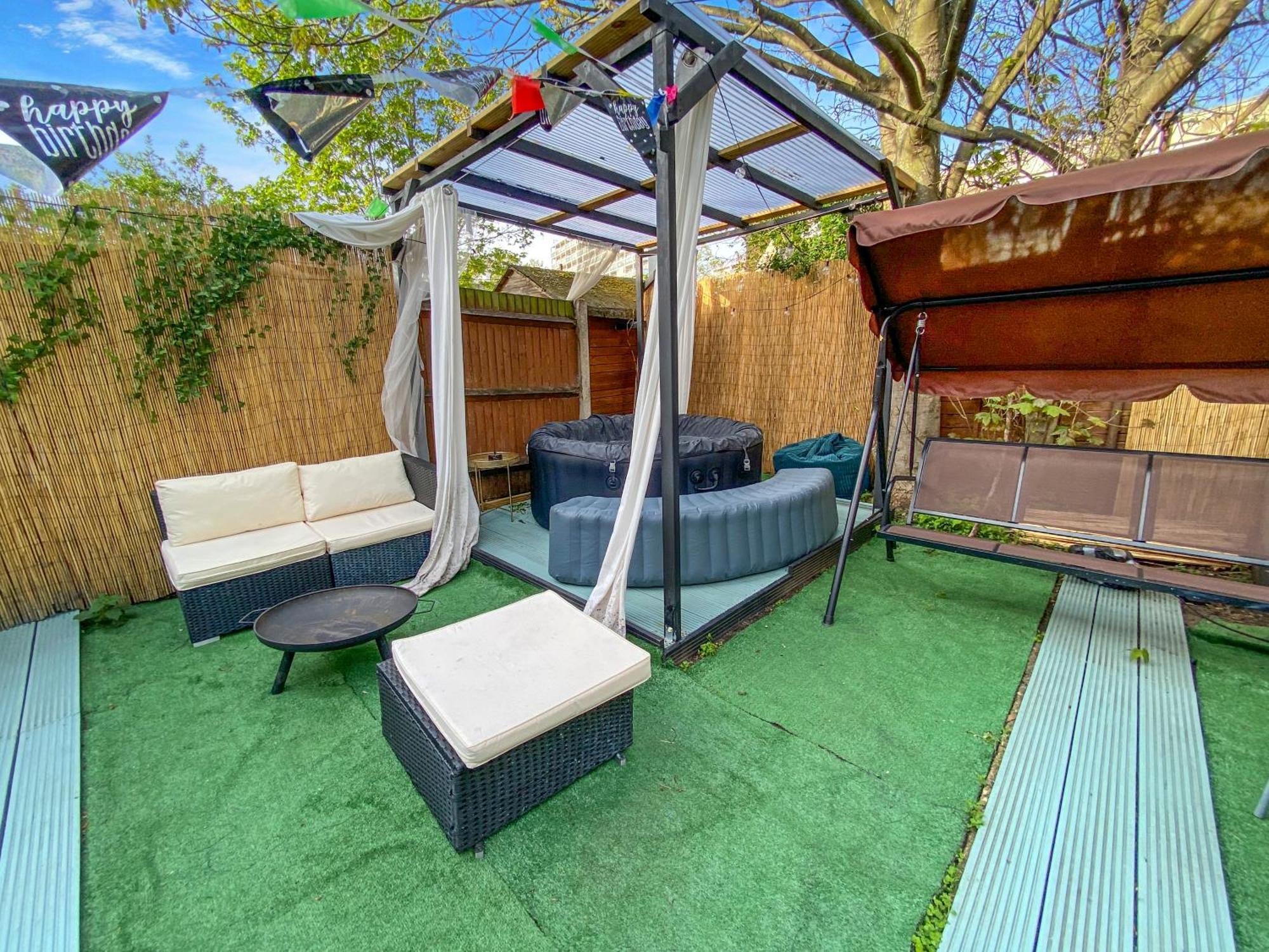 3bed 2bath With Garden Sauna & Hot Tub *