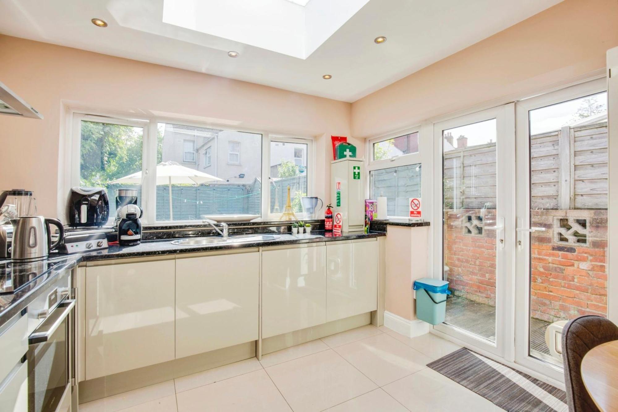 Appartement Lovely 2 Bedroom Ground Floor Flat With Garden.