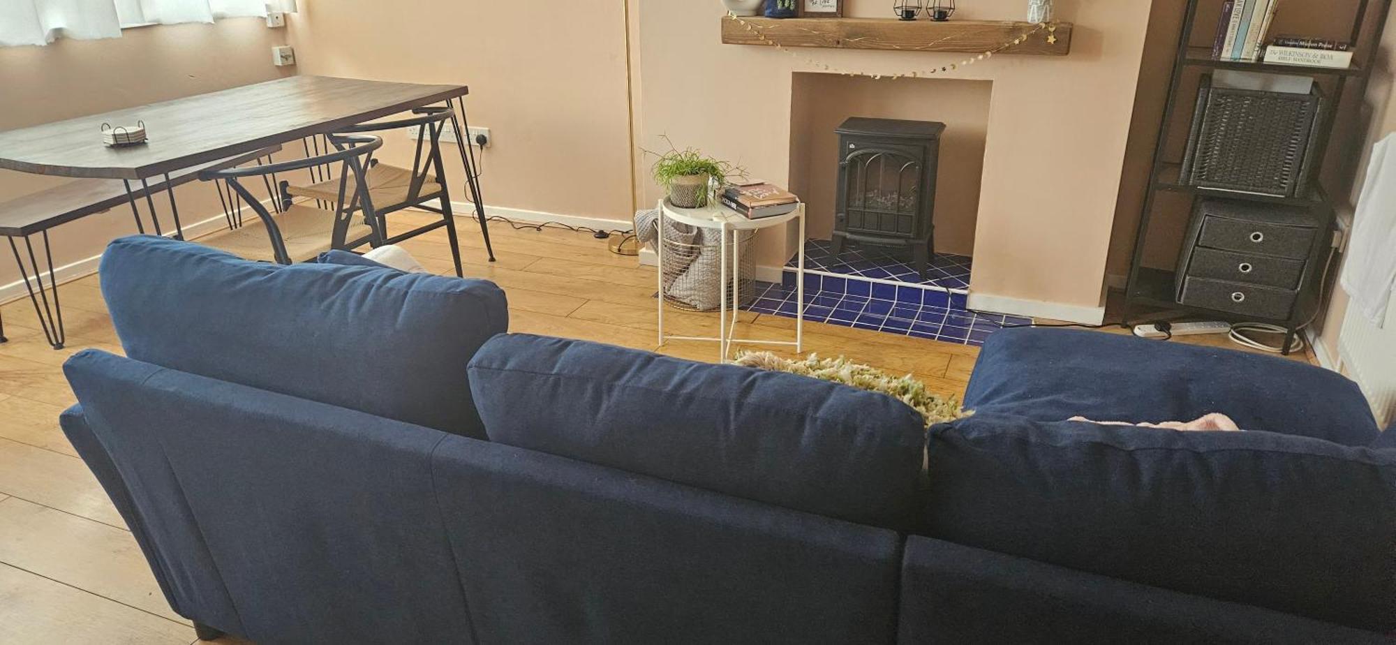 Homestay Small East -girls Only *