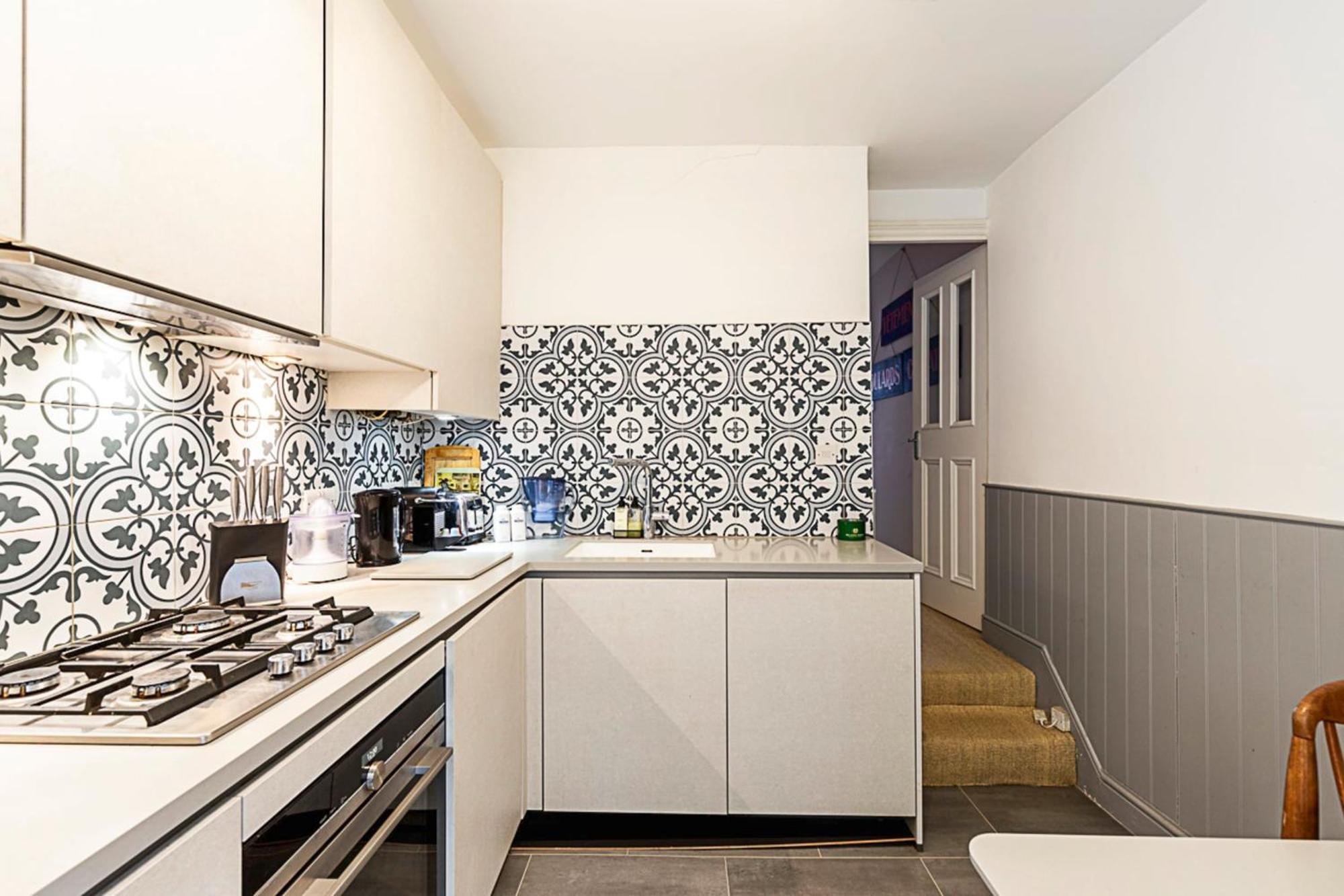 Lovely One-bedroom Flat Near West Kensington Apartment *