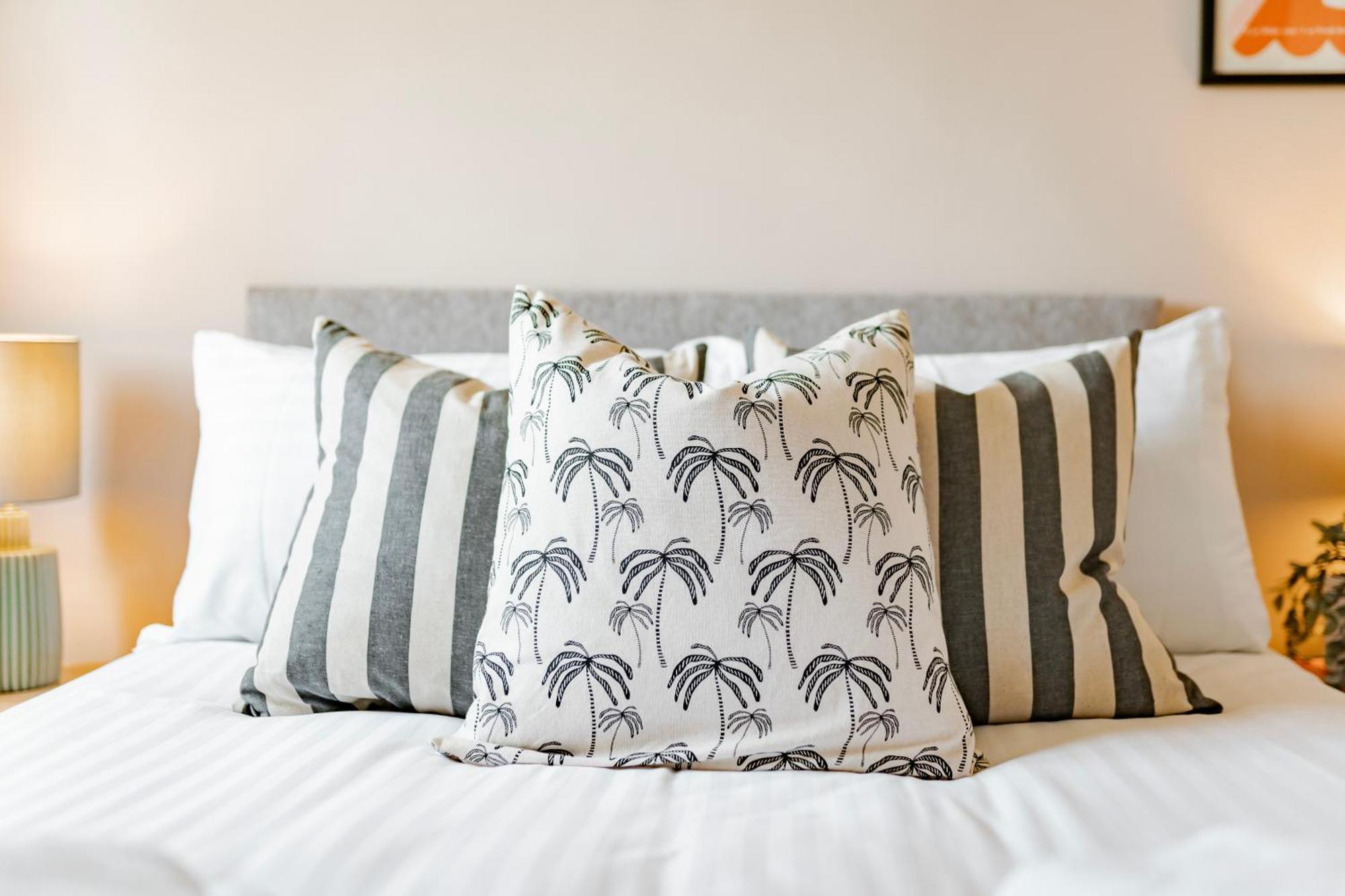 Charming Ldn With Free Parking Apartment