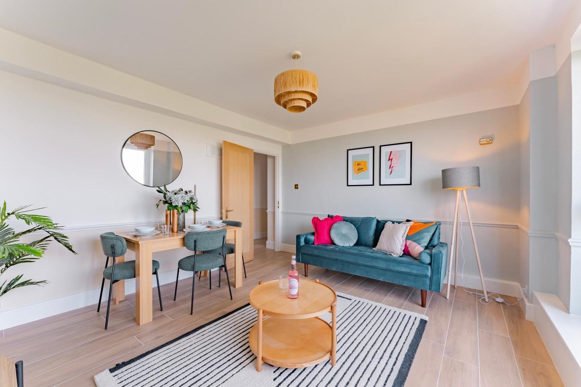 Apartment Charming Ldn With Free Parking London