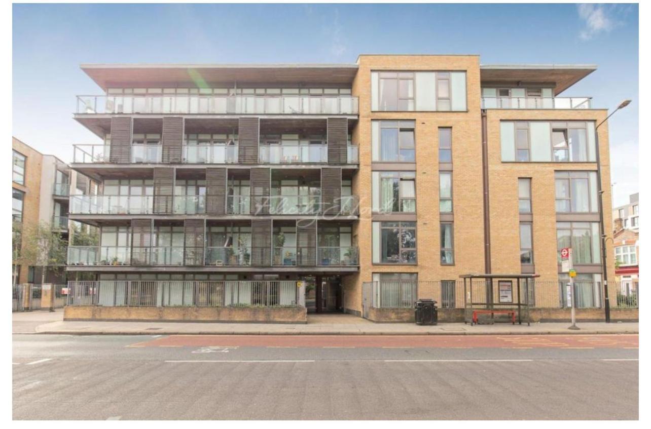 1988 Homes - Greenwich Apartment London