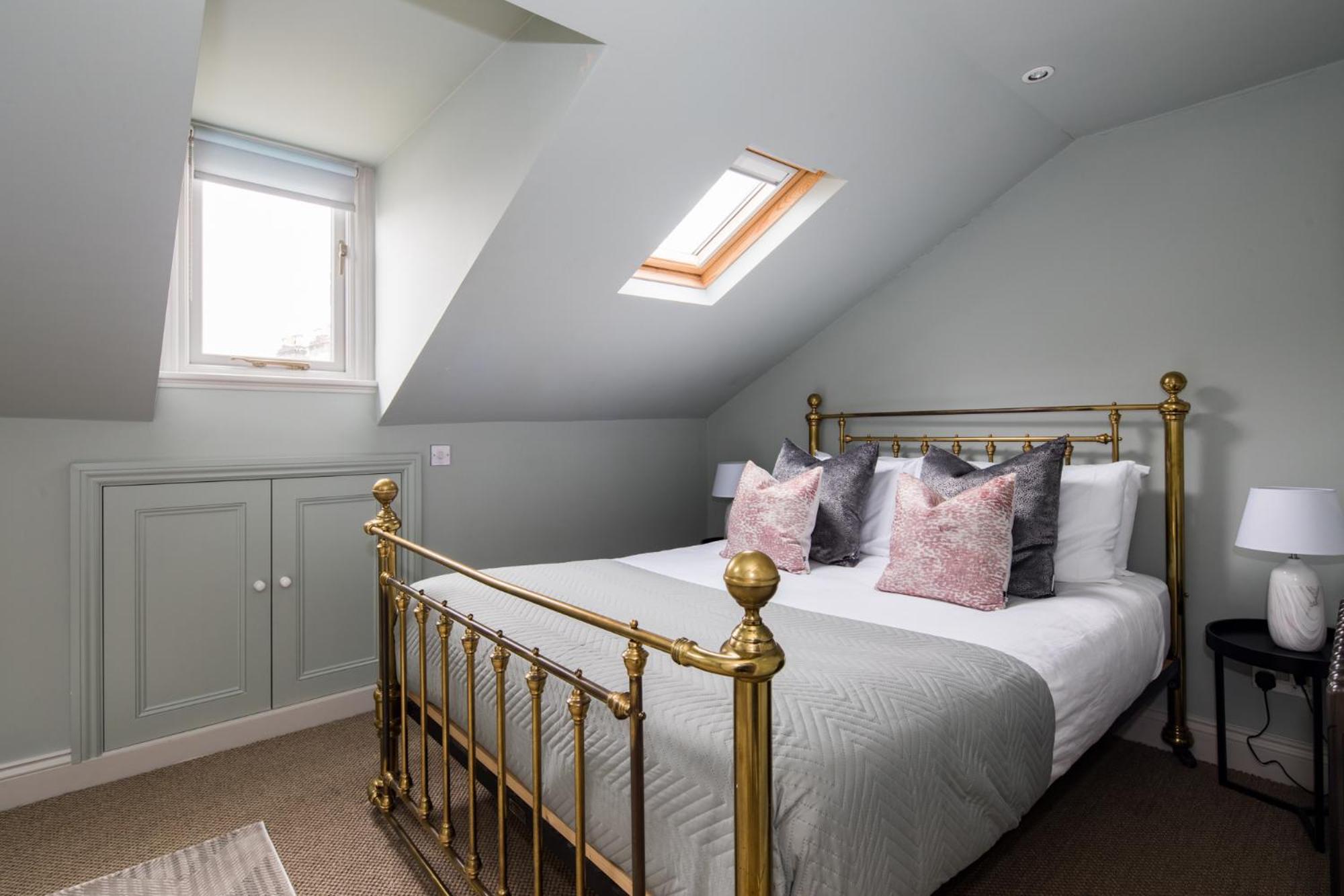 Apartment Homely Parkside 2-bed In Primrose Hill London