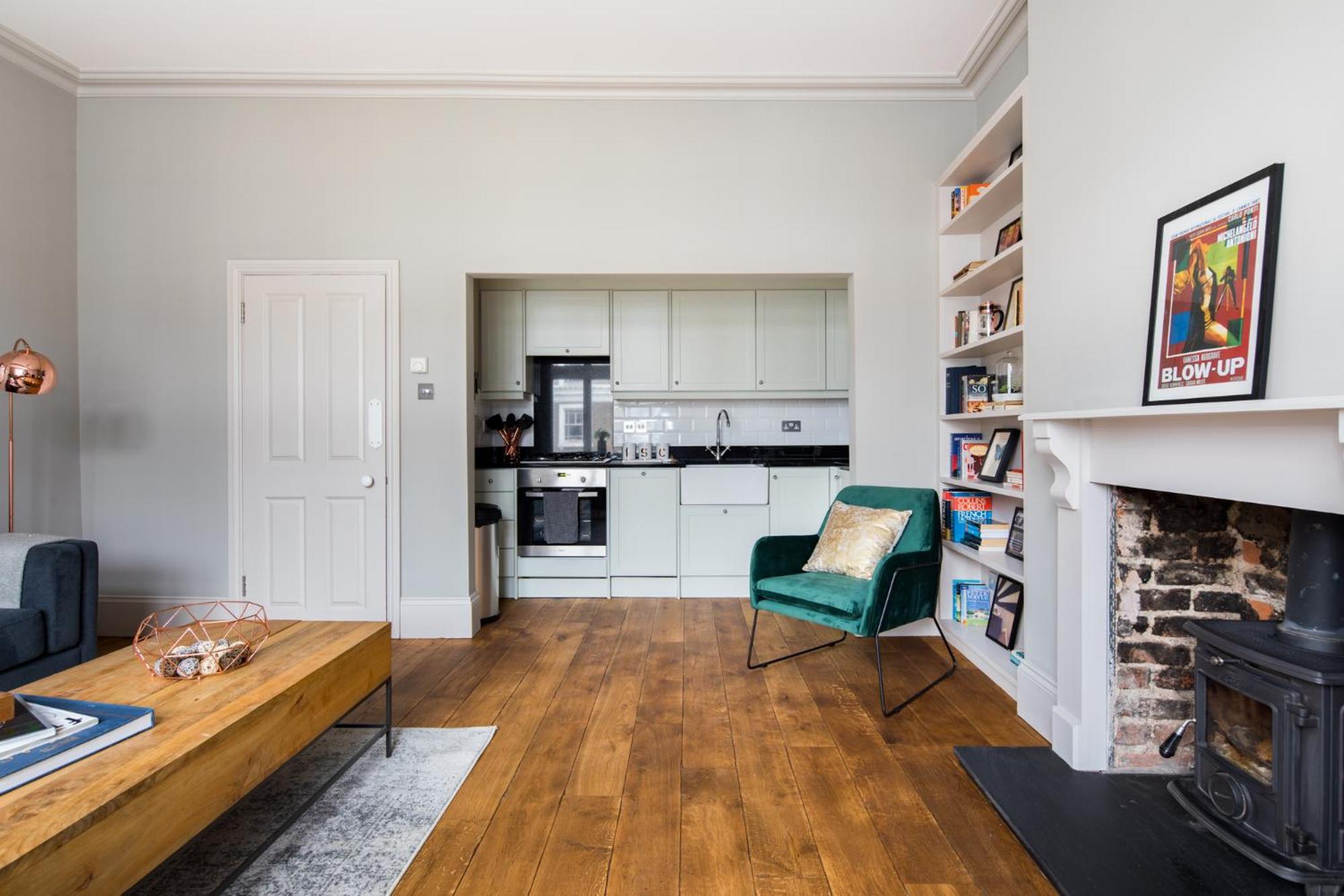 Homely Parkside 2-bed In Primrose Hill Apartment London