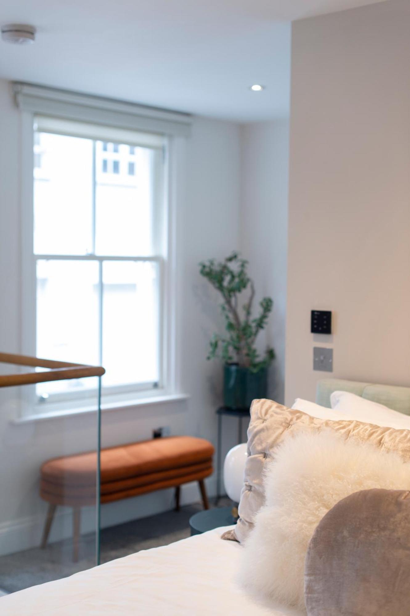 Apartment Soho Harmony Haven: Chic 2-bed, 2-bath Urban Retreat *