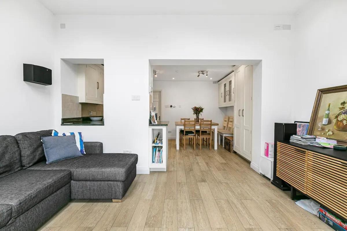Richmond Oasis - Pass The Keys London