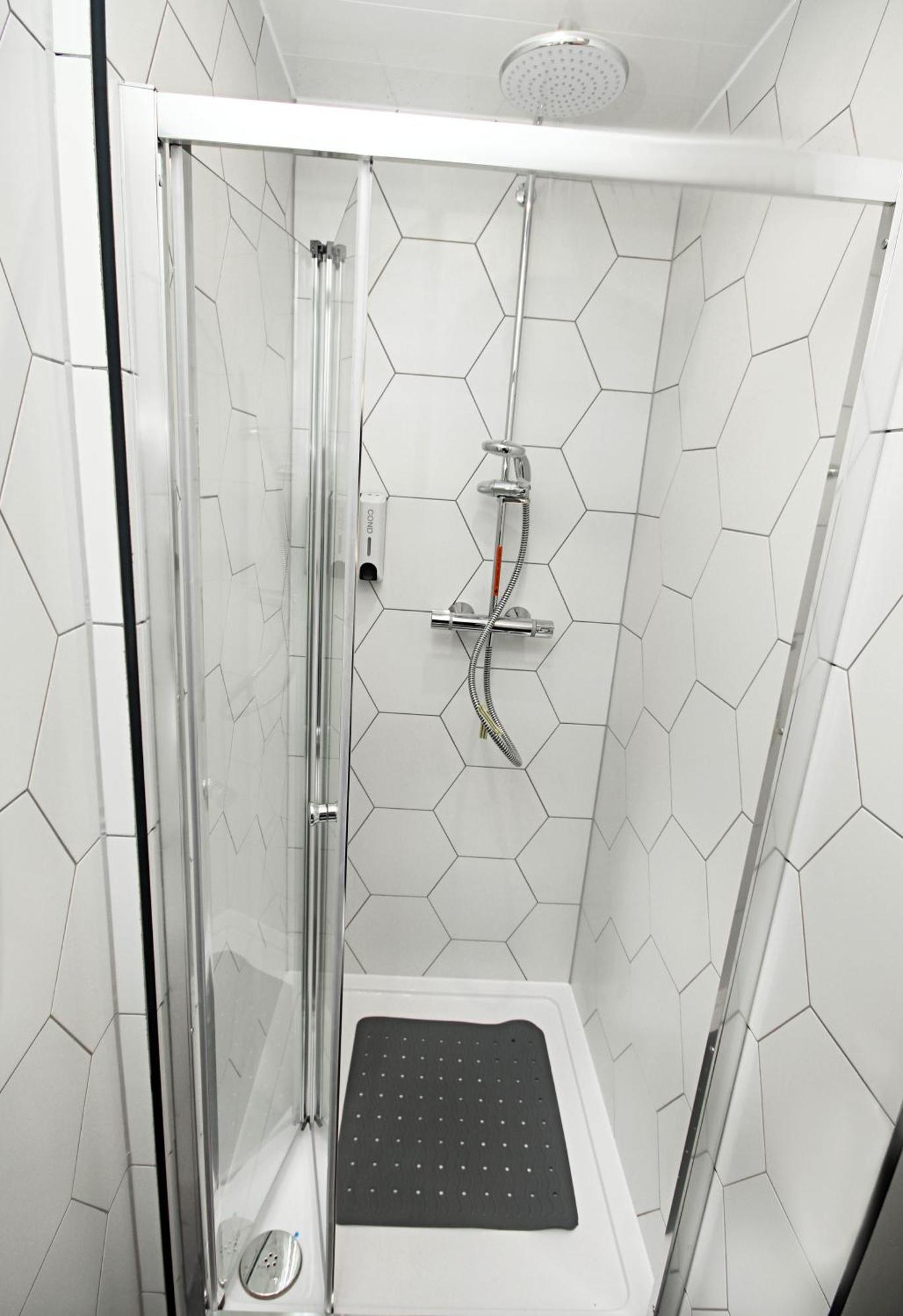 Apartment Rayan Heights Cosy 1 Bedroom Flat Sleeps 2 Perfect For Contractors Tourists Families - Free Parking London