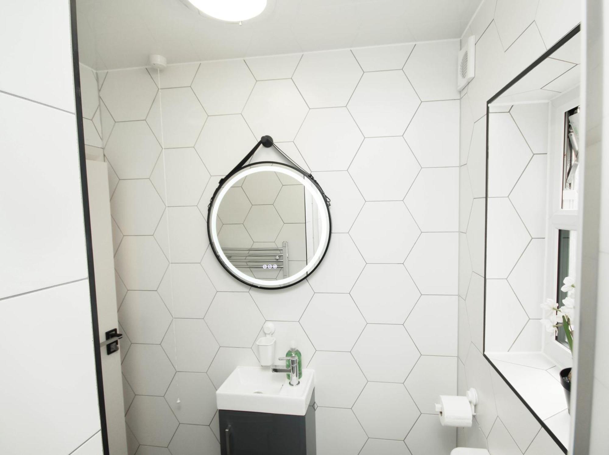 Apartment Rayan Heights Cosy 1 Bedroom Flat Sleeps 2 Perfect For Contractors Tourists Families - Free Parking London