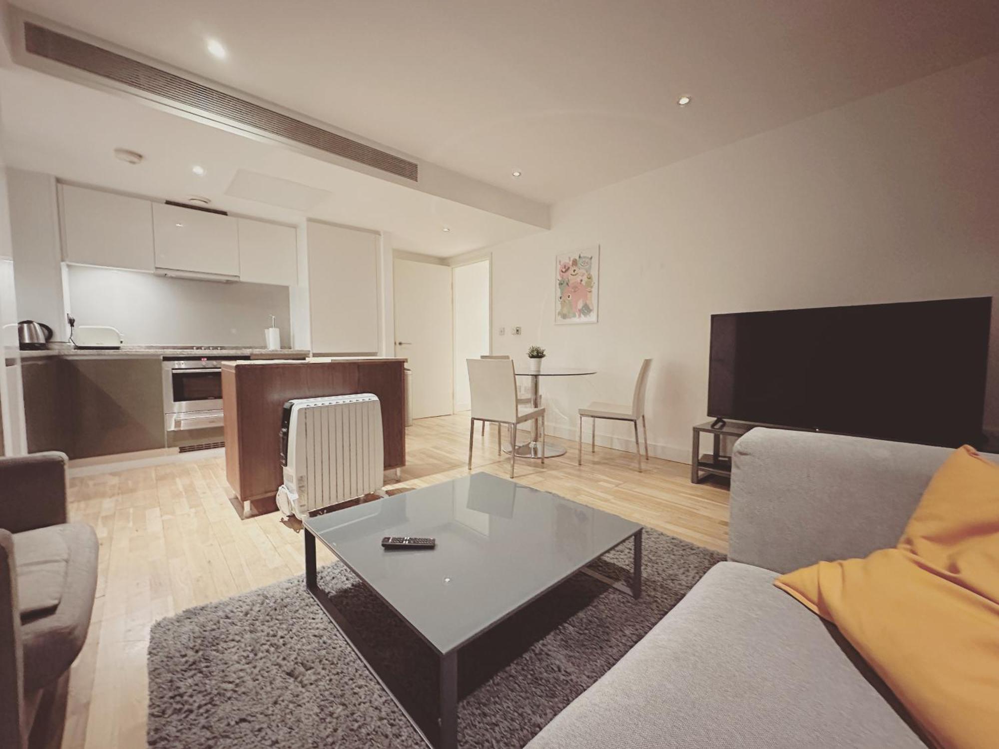 Modern 1 Bed At Heart Of Canary Wharf London
