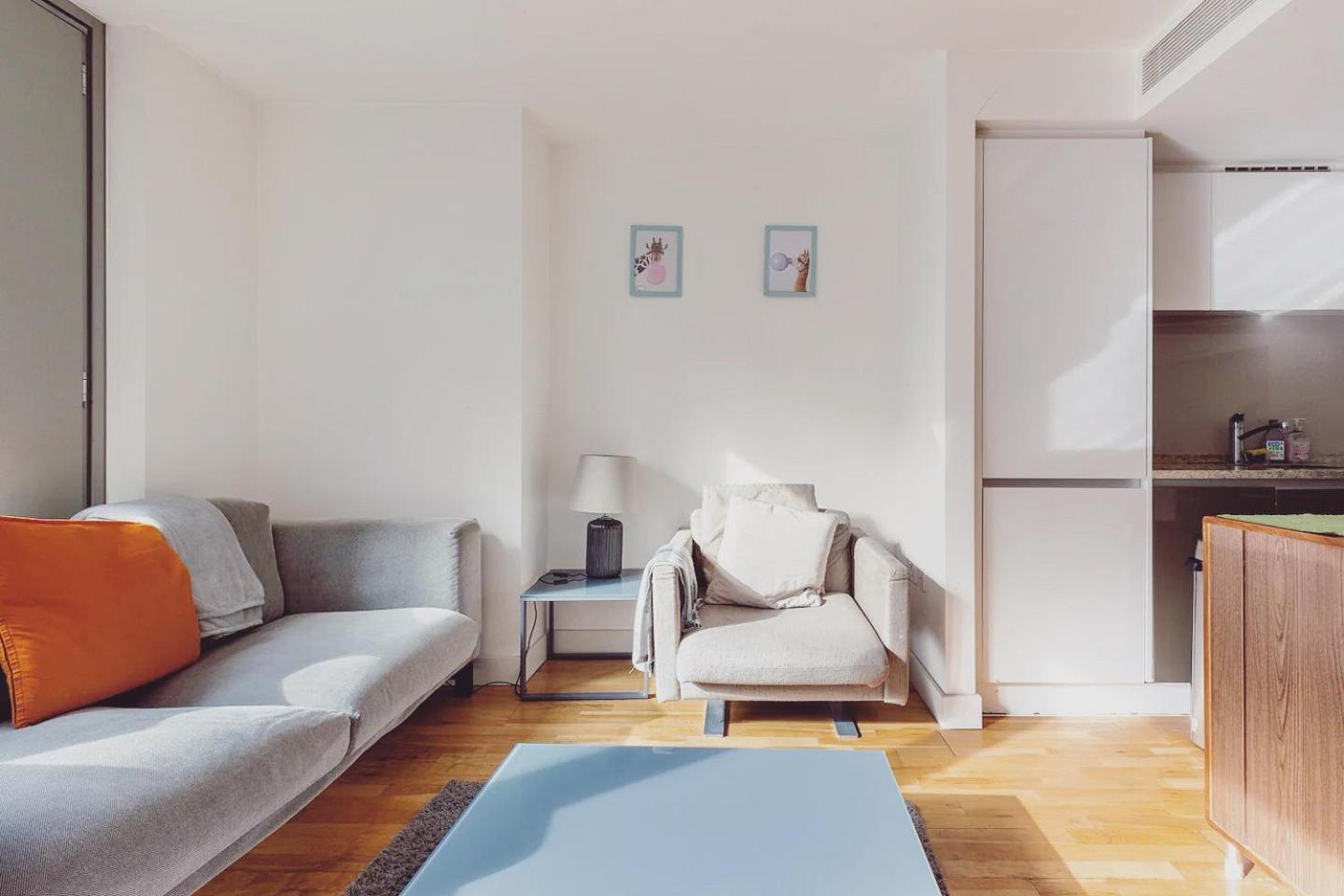 Modern 1 Bed At Heart Of Canary Wharf * London